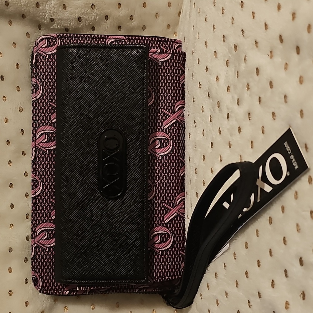 XOXO Wristlet